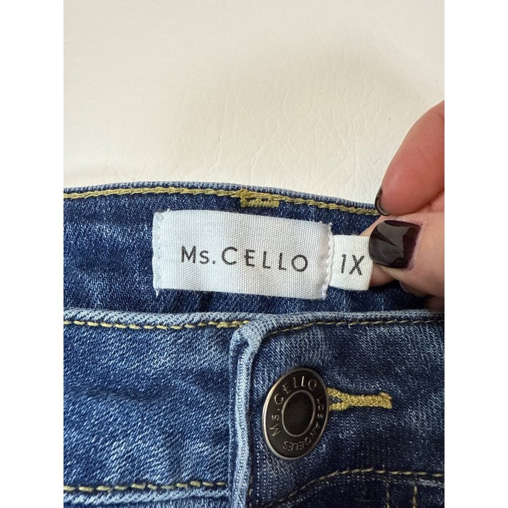Ms. Cello 1X Distressed Denim Shorts With Frayed Hem & Pockets (HH235) - Picture 4 of 8